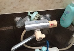 焼津市で浴室水栓取替工事を行いました