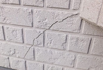 外壁のひび割れの正しい補修方法