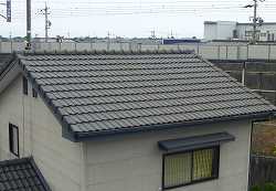 【藤枝市内の外壁屋根塗装現場】屋根塗装中！
