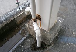 【藤枝市】雨樋排管の破損修理