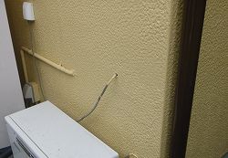 【藤枝市】リモコンコードの外壁の穴を埋めました